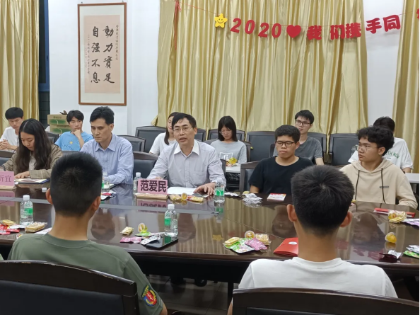 图文编辑:能源与汽车工程学院黄欢欢审核:能源与汽车工程学院马忻宜